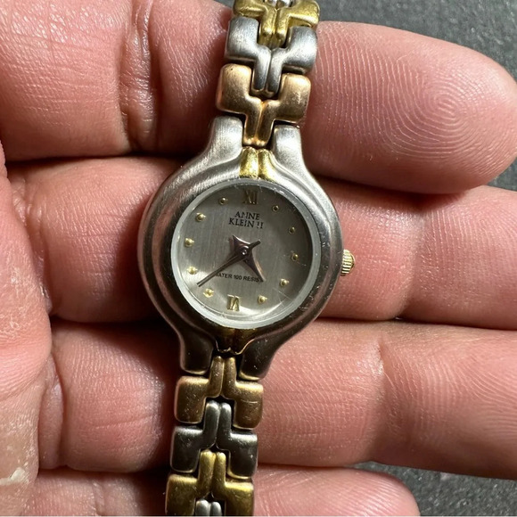 Anne Klein II Vintage Silver Gold Tone Ladies Quartz Watch Round Dial Working - Picture 3 of 10